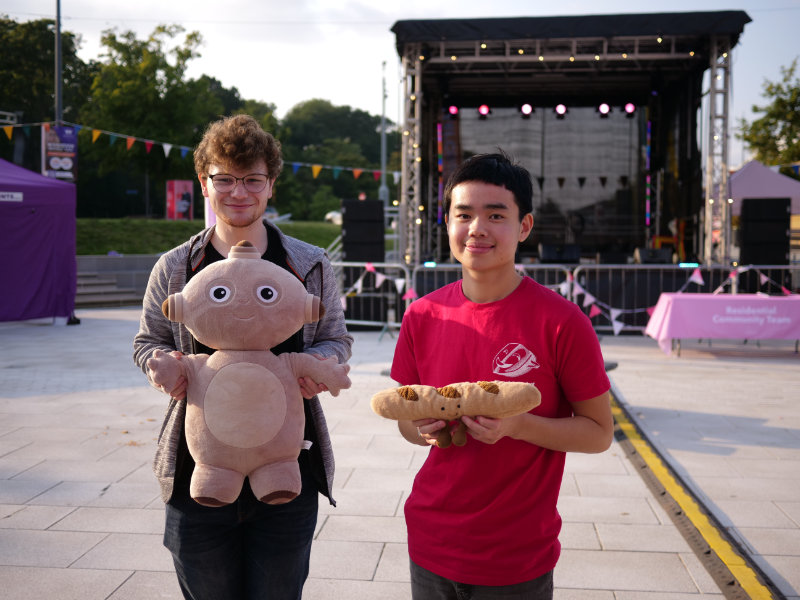 Barry the Baguette and Makka Pakka at the Arrivals Stage