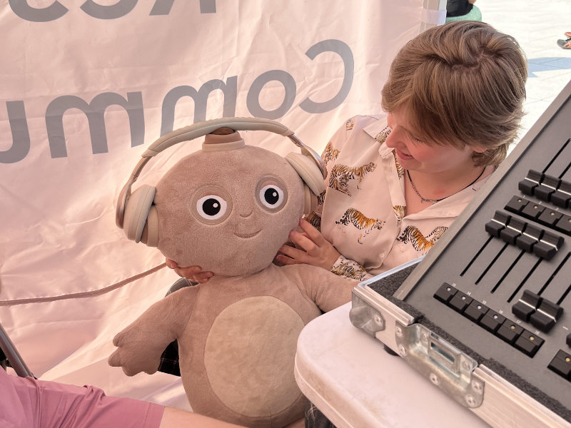 Makka Pakka wearing headphones